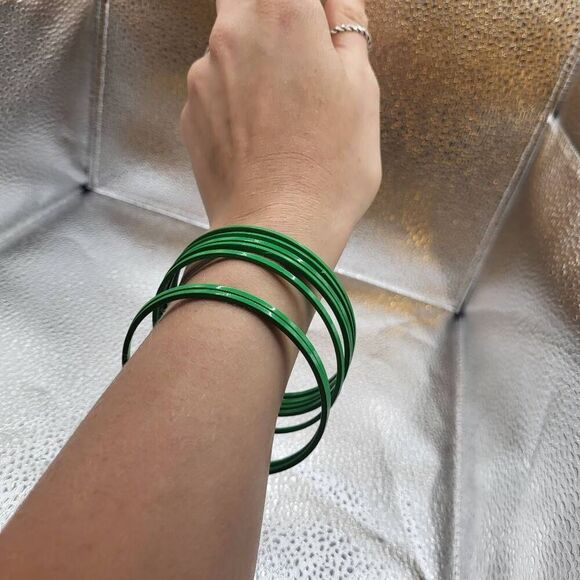 Set of 8 Vintage 90s Green Bangle Bracelets - Picture 1 of 3